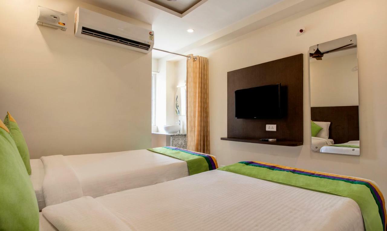 Treebo Sls Grand Hotell Tirupati Exteriör bild