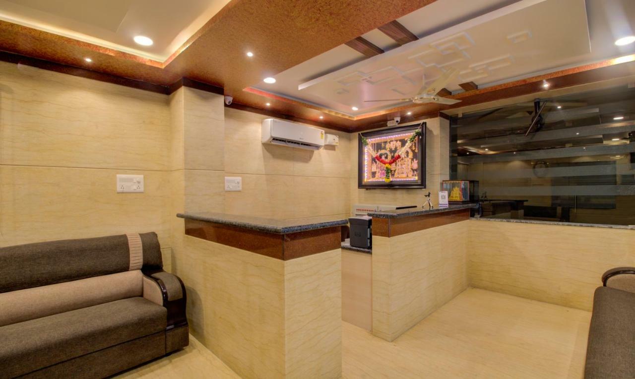 Treebo Sls Grand Hotell Tirupati Exteriör bild