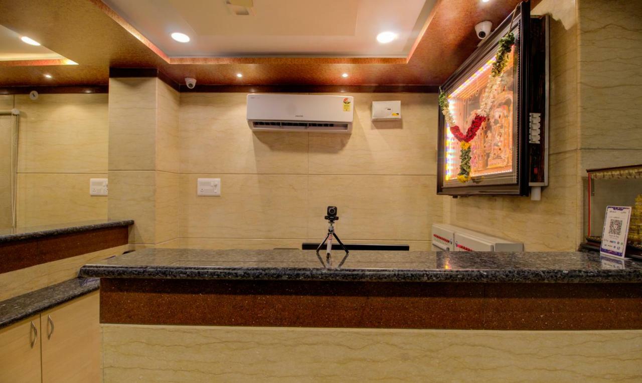 Treebo Sls Grand Hotell Tirupati Exteriör bild