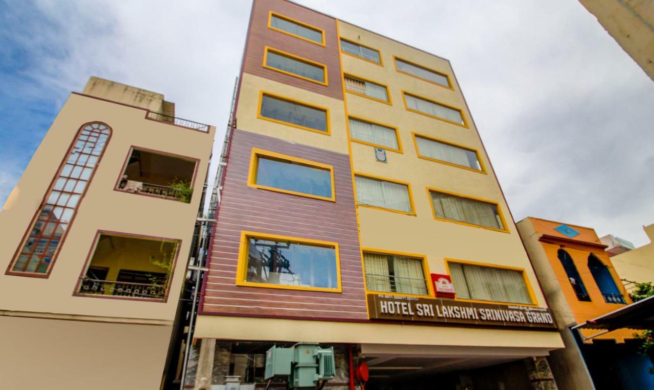 Treebo Sls Grand Hotell Tirupati Exteriör bild
